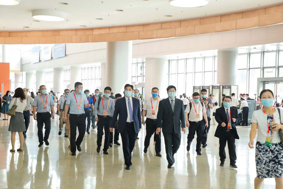 康栢は「浙江サービス貿易雲展会 - 中国香港金融サービス」の円卓会議に招待されました