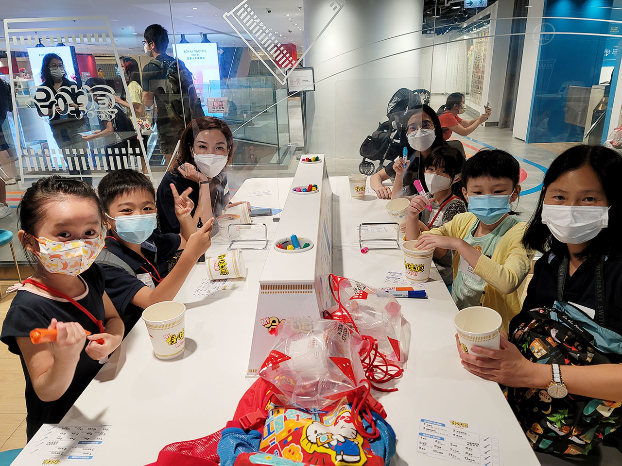 ボランティア「童」楽の合味カップヌードル体験活動を開催した