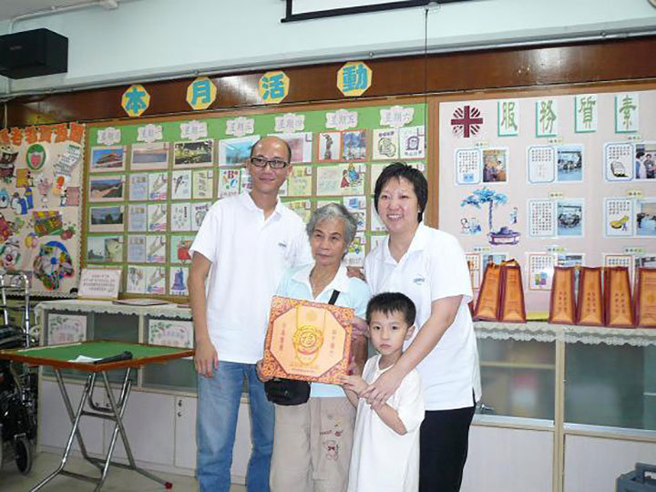 「愛の月餅」の活動を開催しました